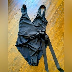 Zimmerman one piece - black